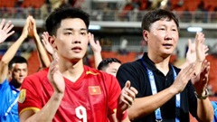 'Cú đấm' táo bạo của HLV Kim Sang Sik