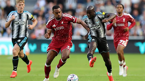 Trực tiếp Newcastle 1-0 Liverpool (Hết hiệp 1)