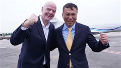 Chủ tịch VFF Trần Quốc Tuấn chào đón Chủ tịch FIFA Infantino đến Việt Nam
