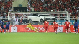 Cầu thủ Thái Lan đá pen lên trời (Việt Nam 0-1 Thái Lan)