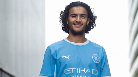 Số áo của Ayyoub Bouaddi tại Man City được tiết lộ