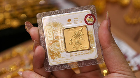 Giá vàng, tỷ giá ngoại tệ hôm nay 27/8: Tiếp tục đi ngang ở mức cao