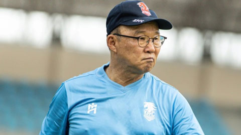 HLV Park Hang Seo phản ứng bất ngờ khi bị hỏi về trận chung kết AFF Cup giữa Thái Lan với Việt Nam