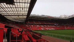 MU khiến fan ngơ ngác với video mưa tại Old Trafford dài một giờ