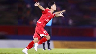 Nguyễn Thái Quốc Cường ghi bàn nâng tỷ số (CA TP.HCM 2-0 Hà Nội)