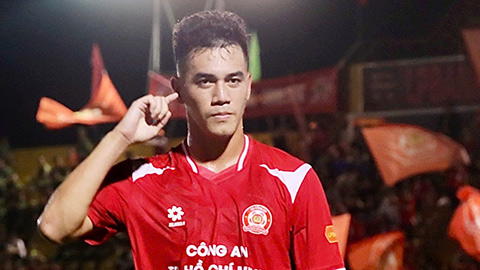 Trực tiếp CA TP.HCM 1-0 Hà Nội: Tiến Linh ghi bàn 