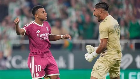 Mourinho và bài toán hàng công Real Madrid: Vì sao không thay bộ ba ngôi sao?