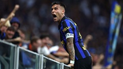 Lautaro Martinez hóa 'người nhện' đu lan can: Cú đúp giải cứu Inter