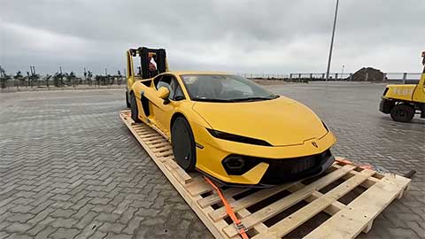 Lamborghini Temerario 920 mã lực có mặt tại Việt Nam: Siêu xe mới đủ khiến sao bóng đá mê mẩn