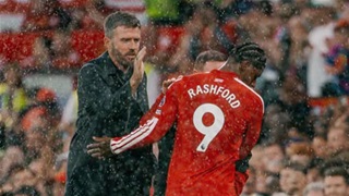 MU chết đứng, Rashford báo tin dữ
