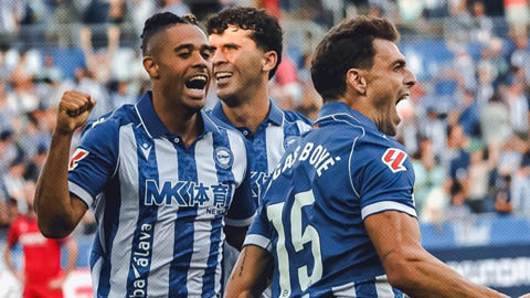 Alaves bay cao nhờ 'súng hai nòng' Mariano Diaz và Lucas Boye