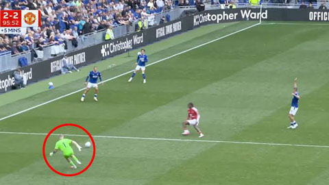 Pickford chạy nước rút 60m để giúp Everton giật lại điểm trước MU