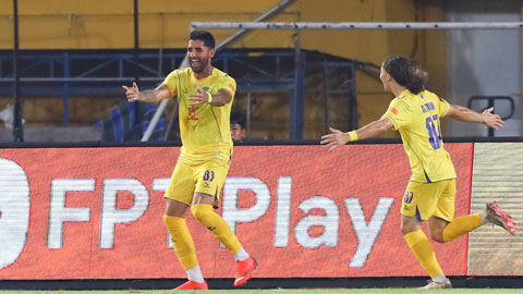 Bruno đánh đầu mở tỉ số cho SLNA (Hà Nội 0-1 SLNA)