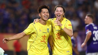 Christie phá bóng phản lưới nhà (Hà Nội 0-2 SLNA)