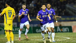 Văn Tùng ghi bàn rút ngắn tỉ số  (Hà Nội 1-4 SLNA)
