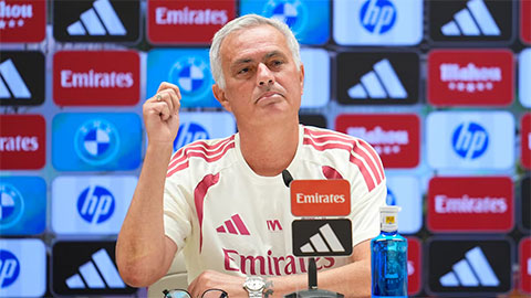 Mourinho lại thành tâm điểm với câu hỏi cực sốc trong buổi họp báo
