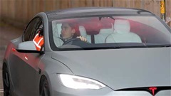 Tesla vào Việt Nam, những ngôi sao bóng đá từng chọn xe điện của Elon Musk?