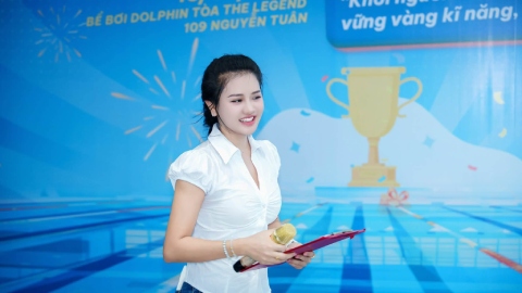 “Cô giáo dạy bơi hot girl” Chang Chang gây sốt ở giải đấu Aqua Warriors Vân Đồn 2025