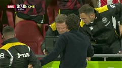 CĐV Chelsea ngỡ ngàng khi thấy huyền thoại CLB giúp Brentford đè bẹp The Blues