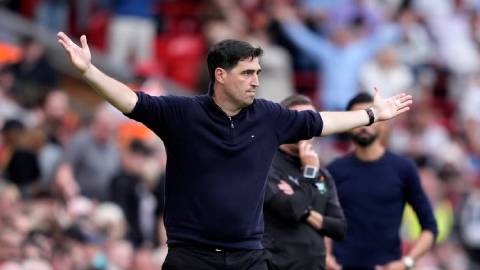 Liverpool không phải Bournemouth: Không ai tôn vinh ‘Vua hòa’ cả, Iraola ạ