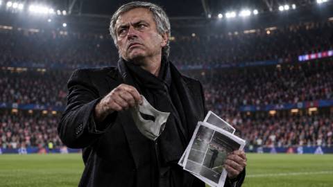 Chiếc mặt nạ của Mourinho đã rớt xuống