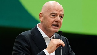 Chủ tịch FIFA Infantino 'xuống nước' trước sức ép từ UEFA