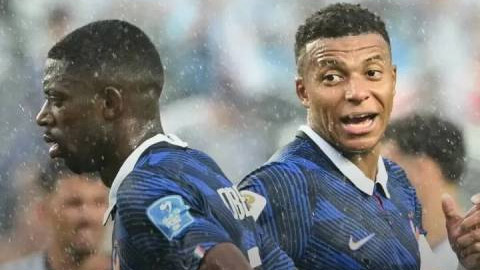 Mbappe - Dembele căng thẳng vì Quả bóng Vàng, Zidane mặc kệ?