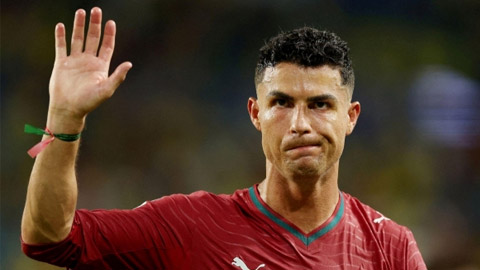 Ronaldo gây sốc về ngày chia tay tuyển Bồ Đào Nha