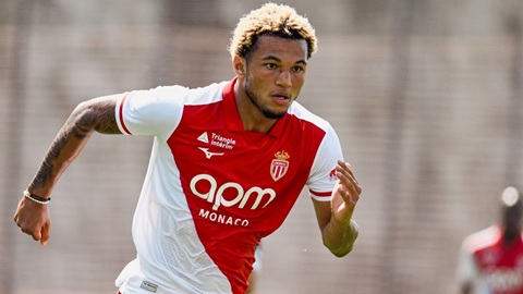 Ligue 1 phạt nặng cầu thủ ăn mừng ‘kinh dị’