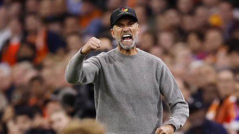 Klopp gây chú ý với động tác tay ở trận Đức hòa tiếc nuối trước Hà Lan