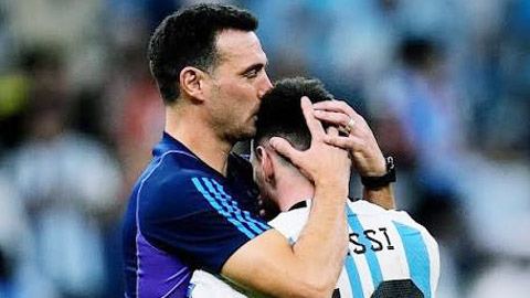 Scaloni chốt thời điểm Messi rời Argentina: 'Không thể chờ thêm nữa!'
