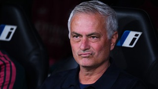 Real loạn phòng thay đồ, sao lớn phớt lờ Mourinho