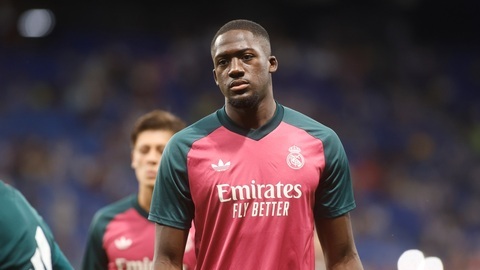 Konate dính ‘lời nguyền trung vệ’ tại Real Madrid