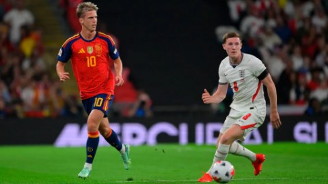 Olmo biến tân binh 116 triệu euro của Man City thành gã hề