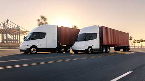 Pandiani chú ý: Đầu kéo điện Tesla Semi đã bắt đầu được bàn giao