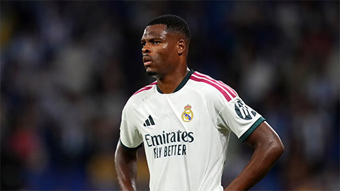 Một ngôi sao Real Madrid khiến Mourinho rơi vào thế khó