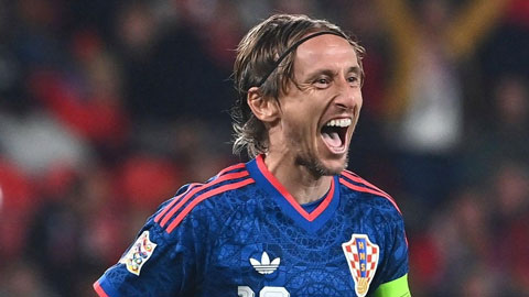 Modric đi vào lịch sử ở tuổi 41