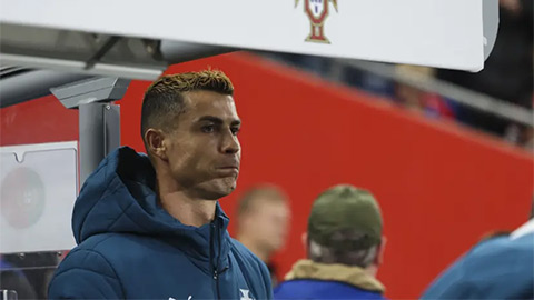 Ronaldo lần đầu bị 'bỏ quên' trên ghế dự bị sau... 6.678 ngày