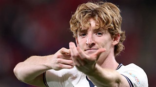Anthony Gordon lột xác sau bước ngoặt Barcelona