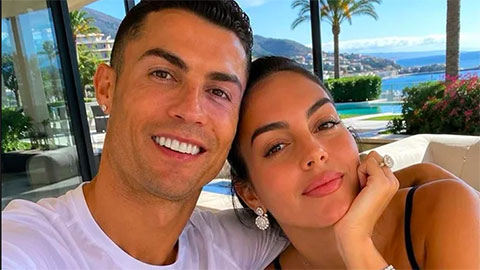 Vợ Ronaldo bị chỉ trích vượt quá giới hạn