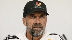 Jurgen Klopp tiếp tục hục hặc với phóng viên Đức