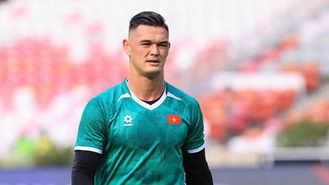 Lê Giang Patrik bay người cứu thua (Malaysia 0-0 Việt Nam)