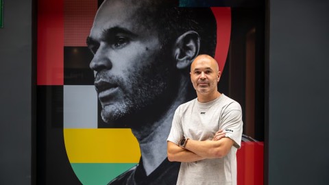 Iniesta: ‘Quả Bóng Vàng phải thuộc về một cầu thủ Tây Ban Nha’
