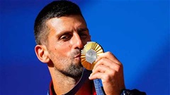 Djokovic áp sát kỷ lục của Federer, úp mở chuyện giải nghệ sau chức vô địch Trung Quốc mở rộng