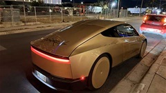 Robotaxi Tesla - xe tự lái của Elon Musk cũng có 'điểm yếu chí mạng' giống Paul Gascoigne