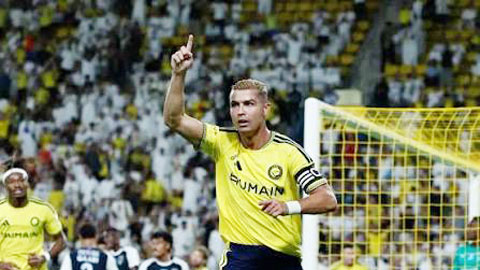 Ronaldo tiến sát 1.000 bàn, CĐV làm điều đặc biệt