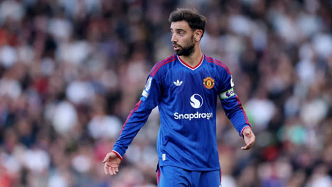 Carrick có thể biến Bruno Fernandes thành 'số 9 ảo', giải quyết hai bài toán của MU