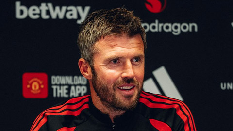 Carrick thúc giục xử lý Man City, nhắc lại nỗi đau của MU