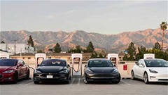 Tesla dùng gói hội viên để giữ chân khách hàng như trong bóng đá
