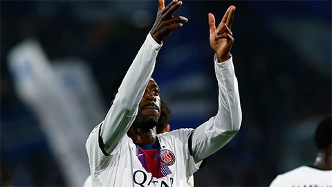 PSG chật vật ngược dòng trước Strasbourg